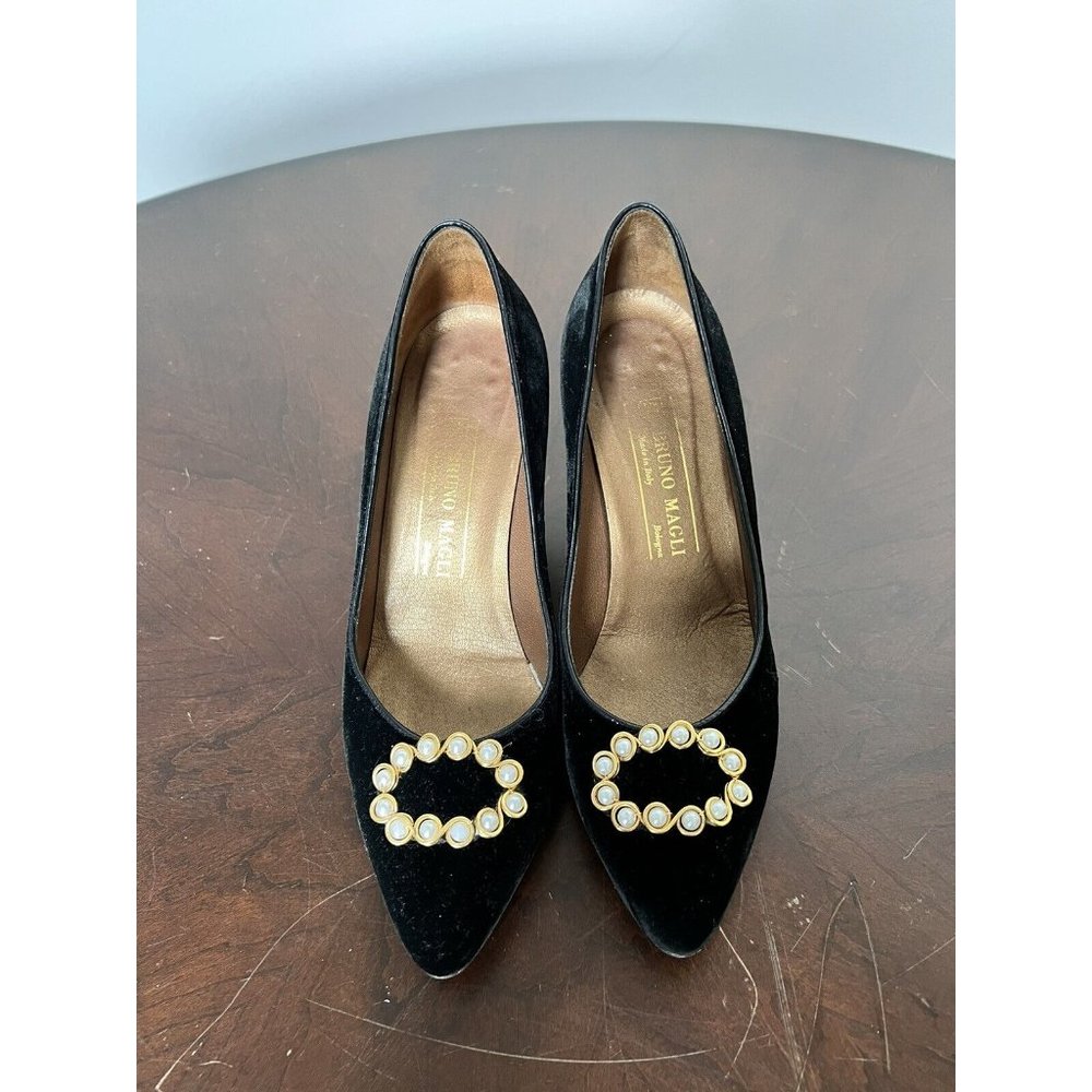VTG Bruno Magli 90s Black Velvet Pumps Gold Heels Classic Italy Sz 8 - Picture 2 of 12